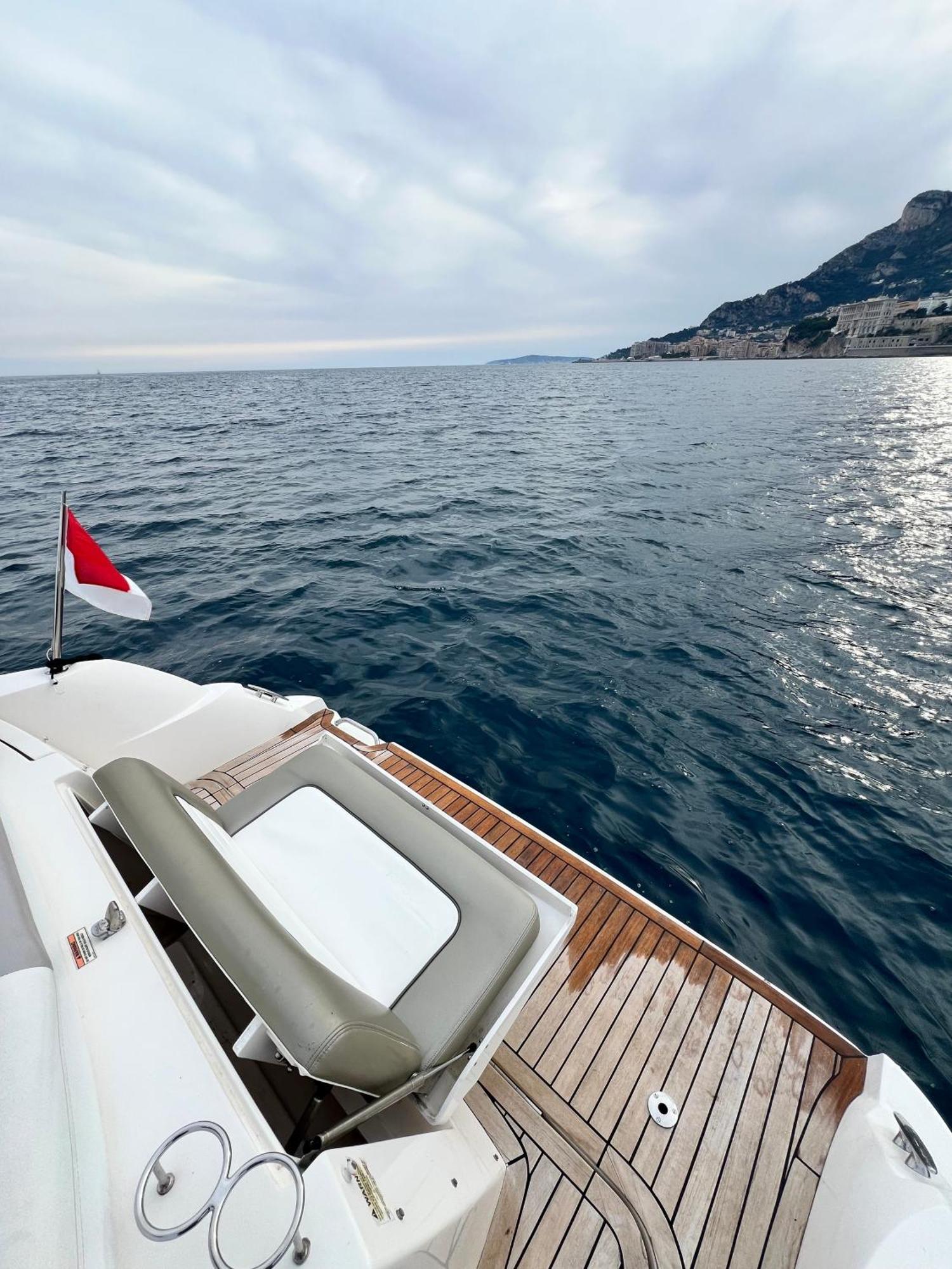 Luxury Boat In Mónaco