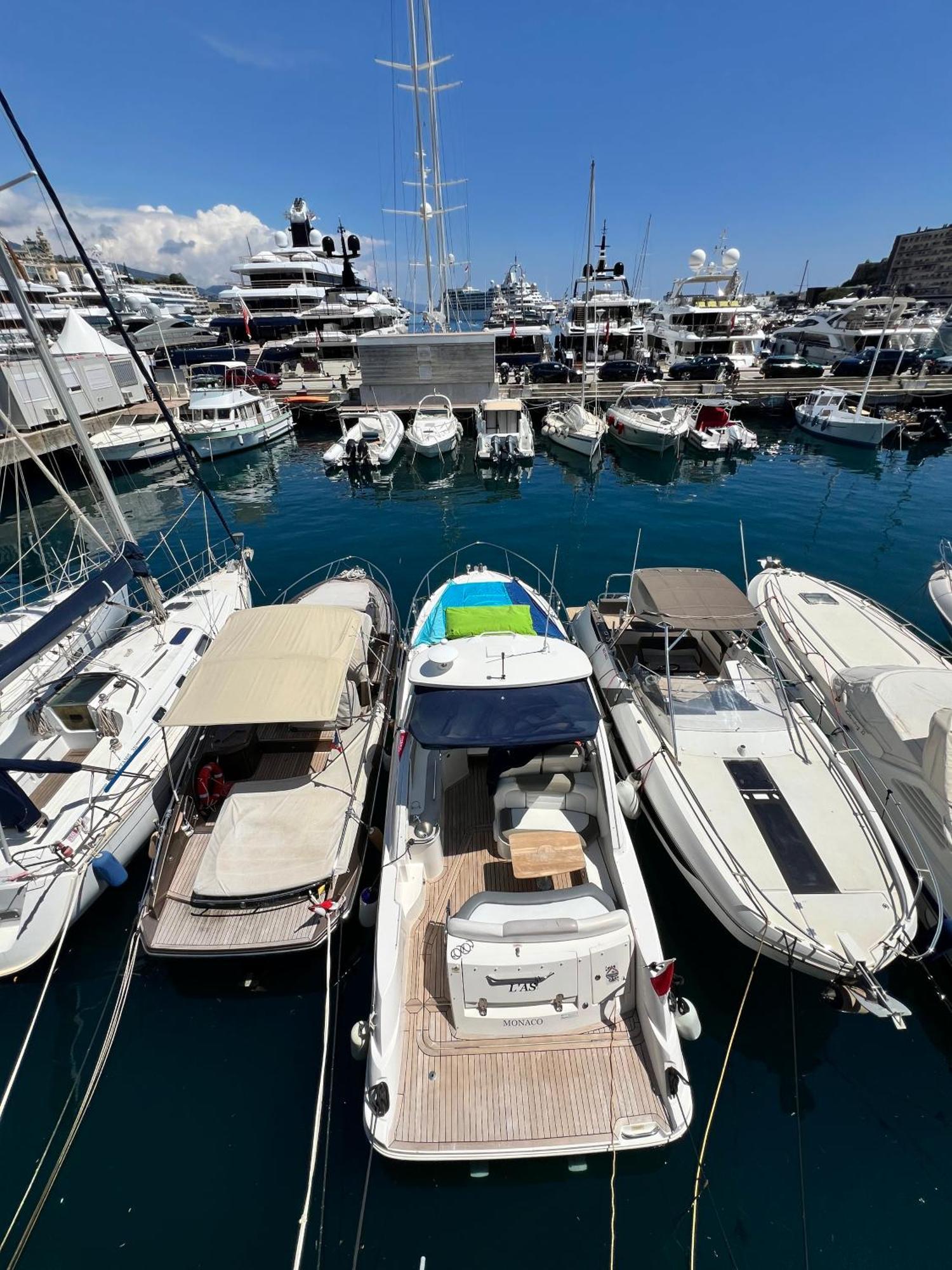 Luxury Boat In * Mónaco