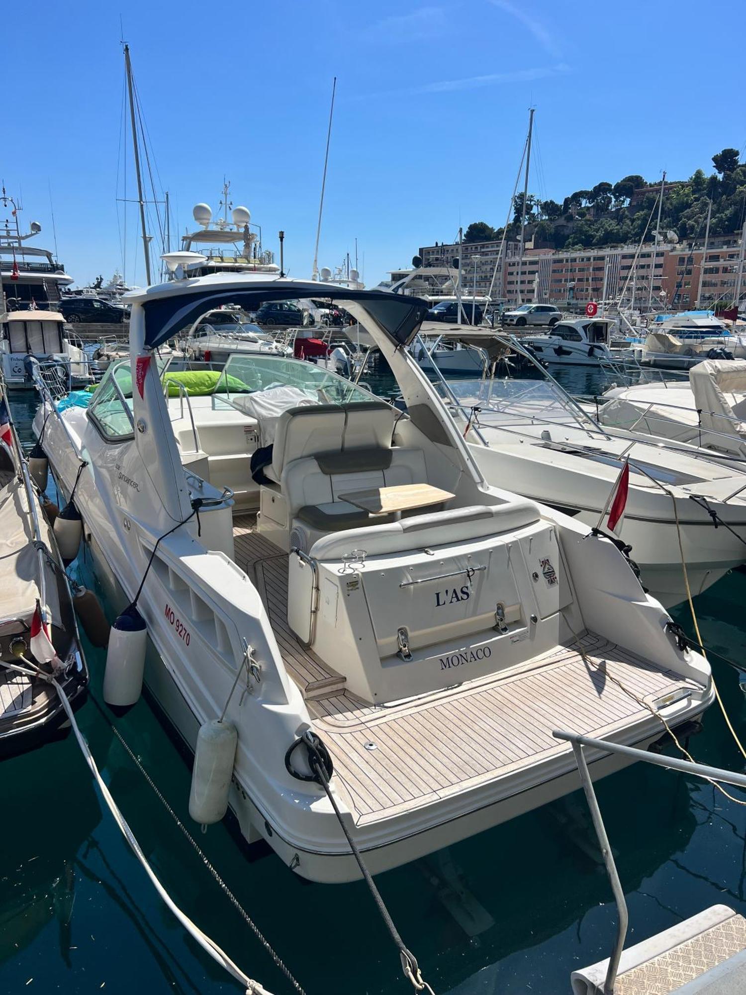 Hotel en barco Luxury Boat In *