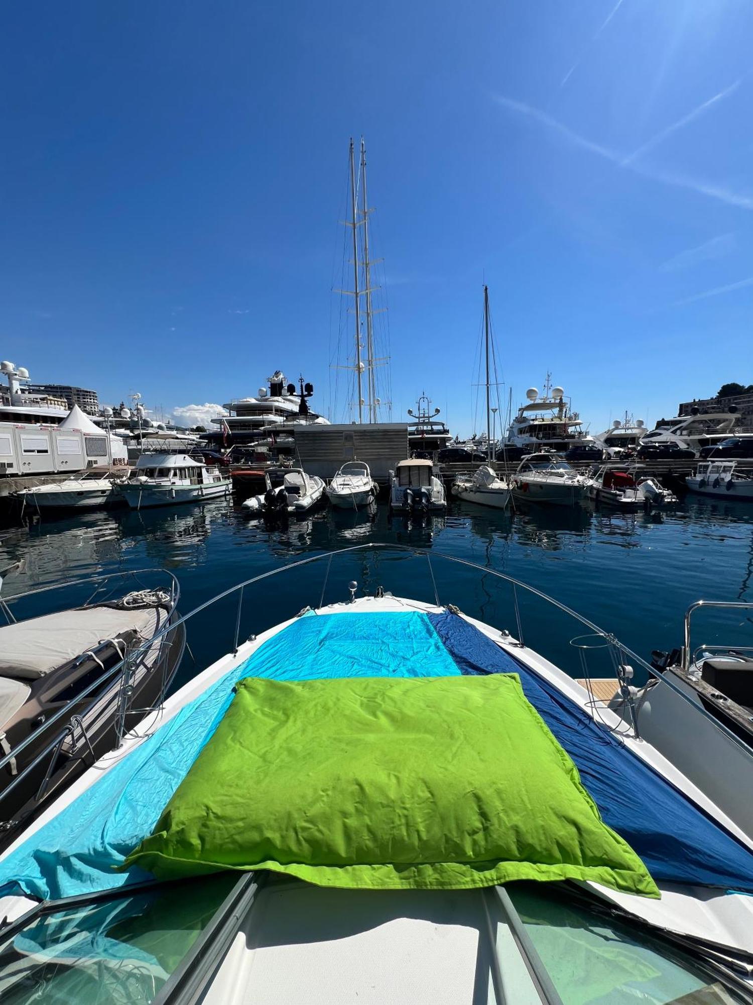 Hotel en barco Luxury Boat In